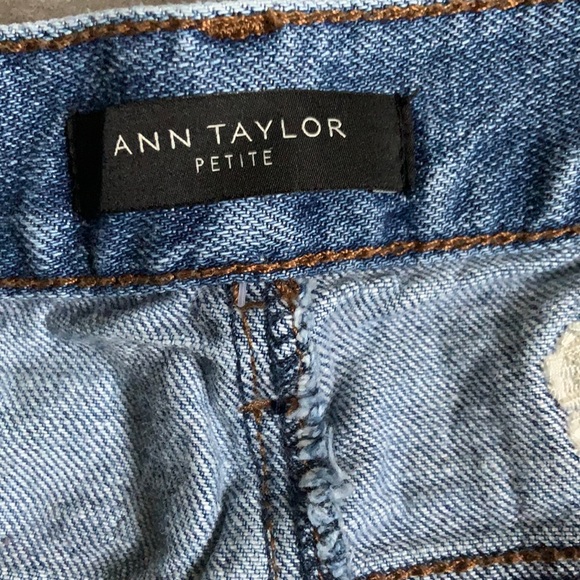 Embroidred Jeans - Picture 4 of 6